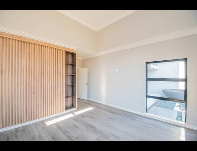 4 BEDROOM GATED ESTATE FOR SALE IN WATERLAKE FARM LIFESTYLE ESTATE